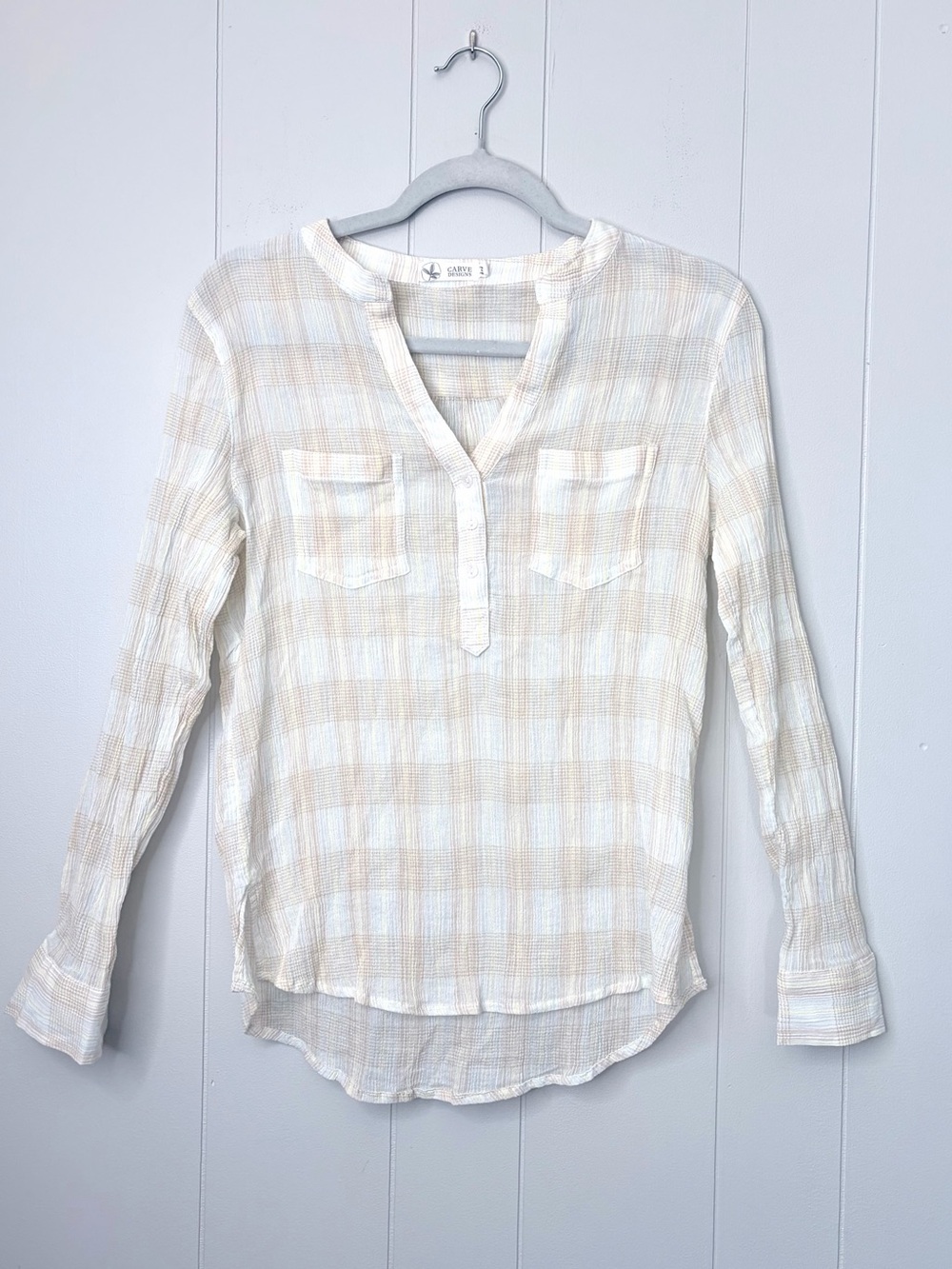 Carve Designs 100% Organic Cotton Cream Tan Plaid Henley Button Down Shirt XS
